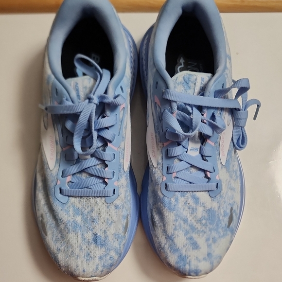 Brooks Women's Light Blue Adrenaline GTS Running Shoes - Picture 9 of 10